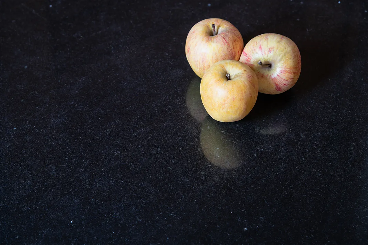 Noir Zimbabwe Poli - vue détaillée